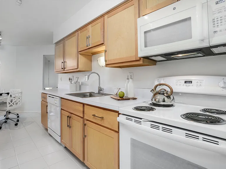 Aldingbrooke Apartments — Photo 17