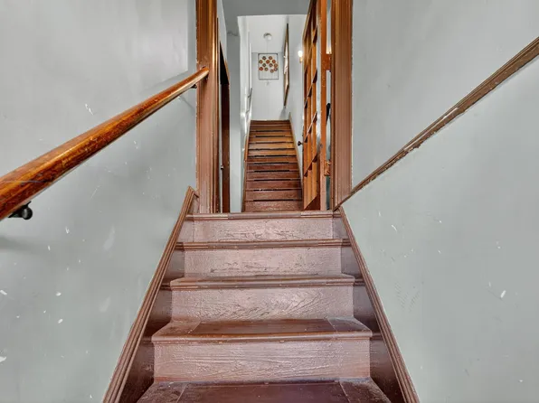 98 West 49th Street image 27 of 35