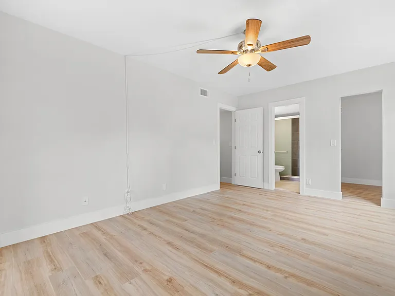 6446 Chasewood Dr #B — Photo 11