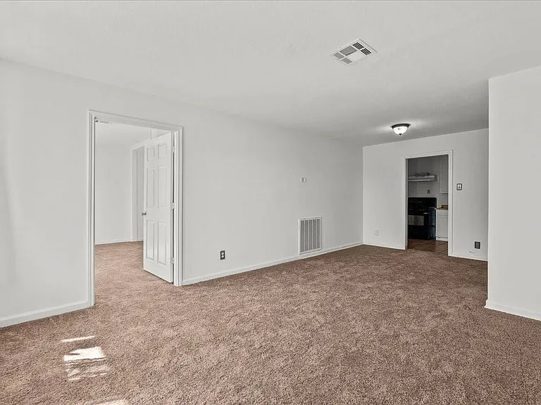 1002 Orange St — Photo 9