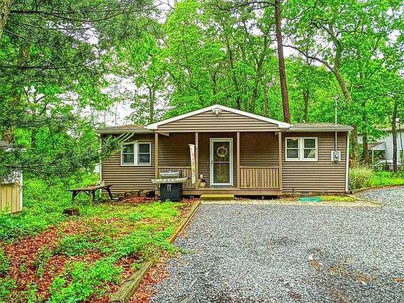 5th image of 693 Lake Barnegat Dr