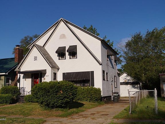 2nd image of 2117 Maffett St