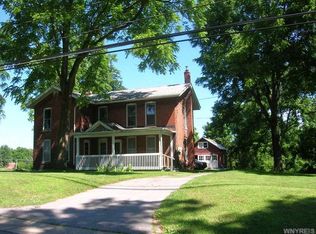 15 Jackson St, Akron, NY 14001