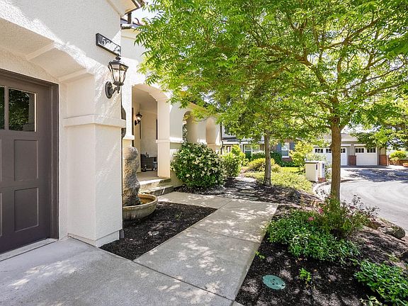 3rd image of Donald Ridge Court