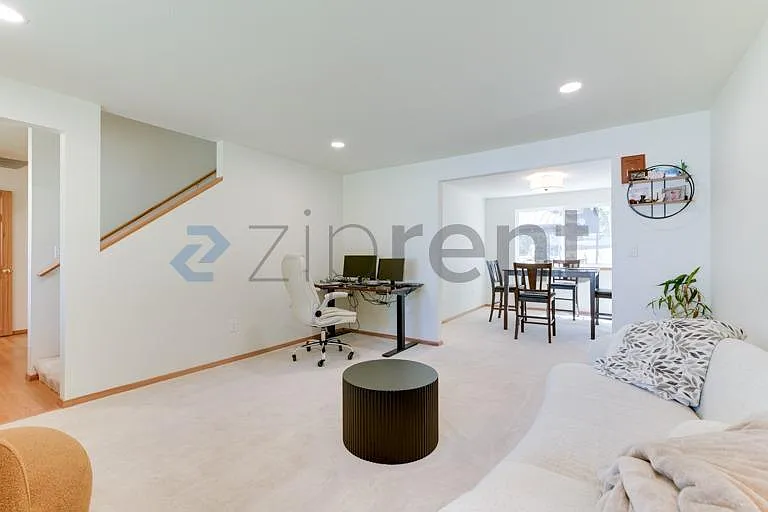 8835 SE 36th St — Photo 6
