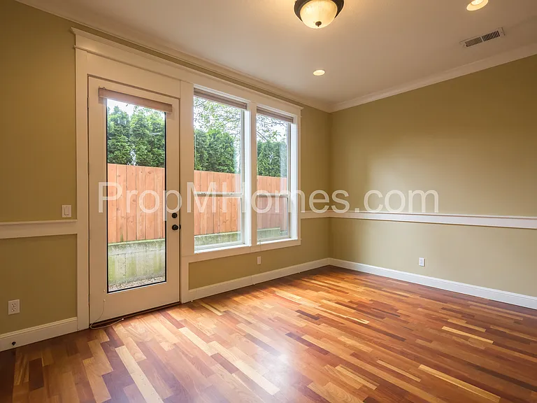 5135 N Williams Ave — Photo 17
