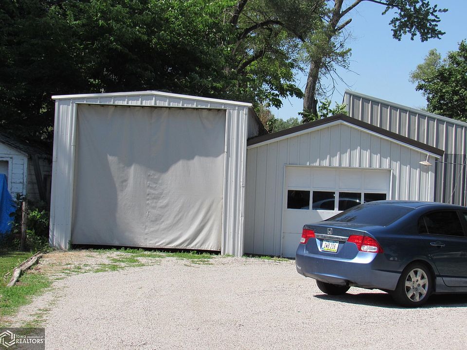 2nd image of 505 Burrhus St