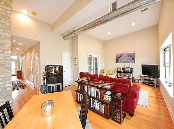 3rd image of 1217 W Sunnyside Ave APT 3