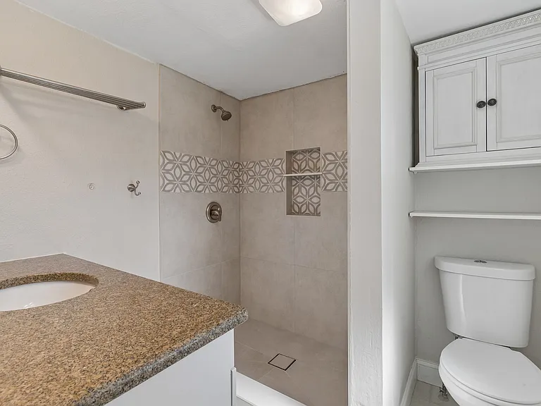 734 Elm St — Photo 16