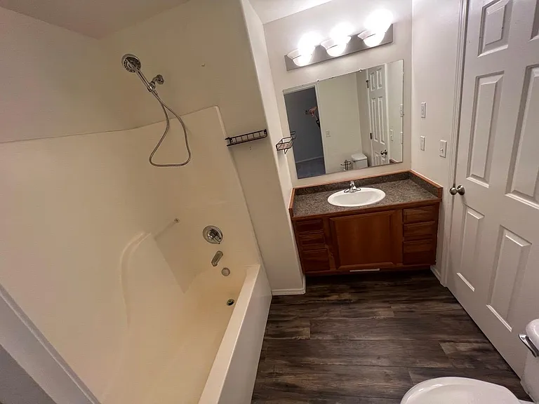 1292 S Vermillon Dr #B — Photo 14