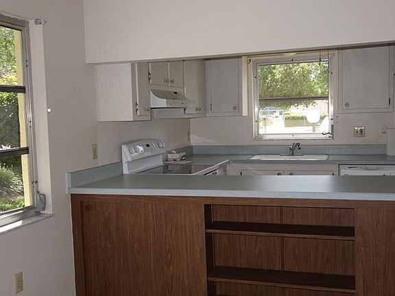 5th image of 390 301st Blvd W Unit 2A