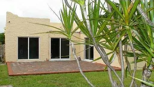 3 bed, 2.0 bath, 1414 sqft, $3,250 — Photo 2