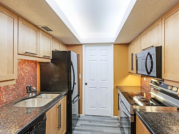 4th image of 6116 43rd St W APT 201D