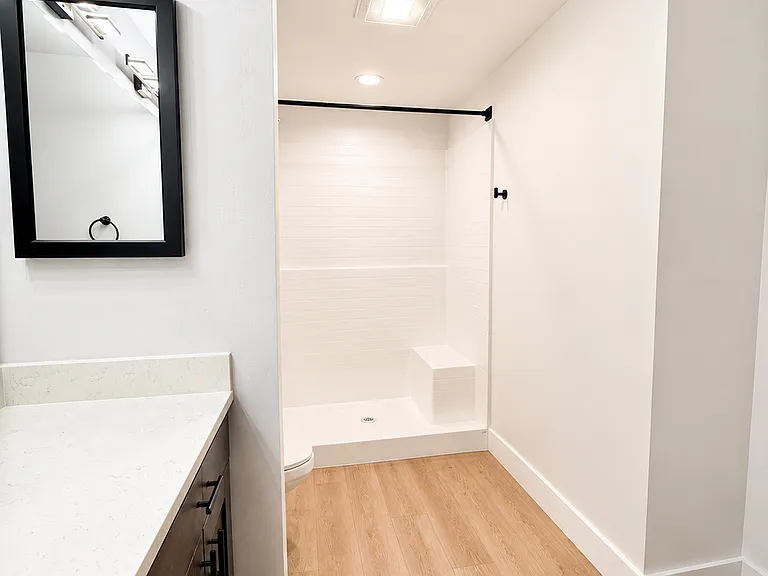 105 Colorado Ave #303 — Photo 8