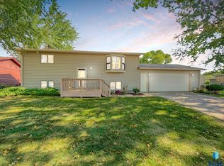 5904 W Elder Dr, Sioux Falls, SD 57106