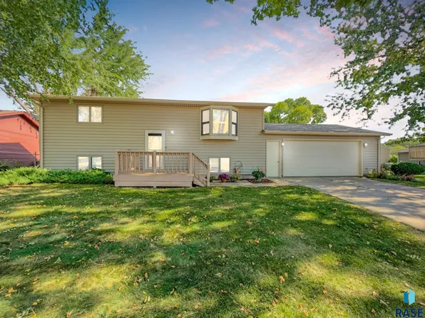 5904 W Elder Dr, Sioux Falls, SD 57106