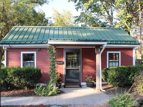 109 Lima Aly, Sedalia, MO 65301