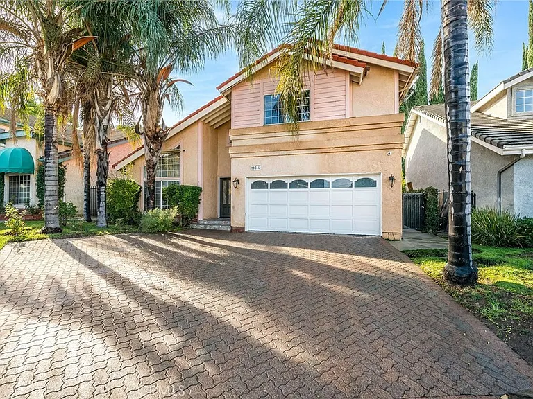 19314 Yolie Ln — Photo 3