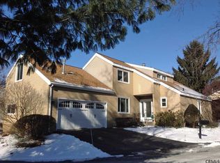 56 Loudonwood Dr E, Albany, NY 12211