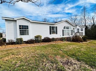 10127 Boone Trl, Purlear, NC 28665