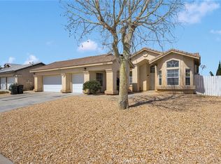 14392 Del Amo Dr, Victorville, CA 92392