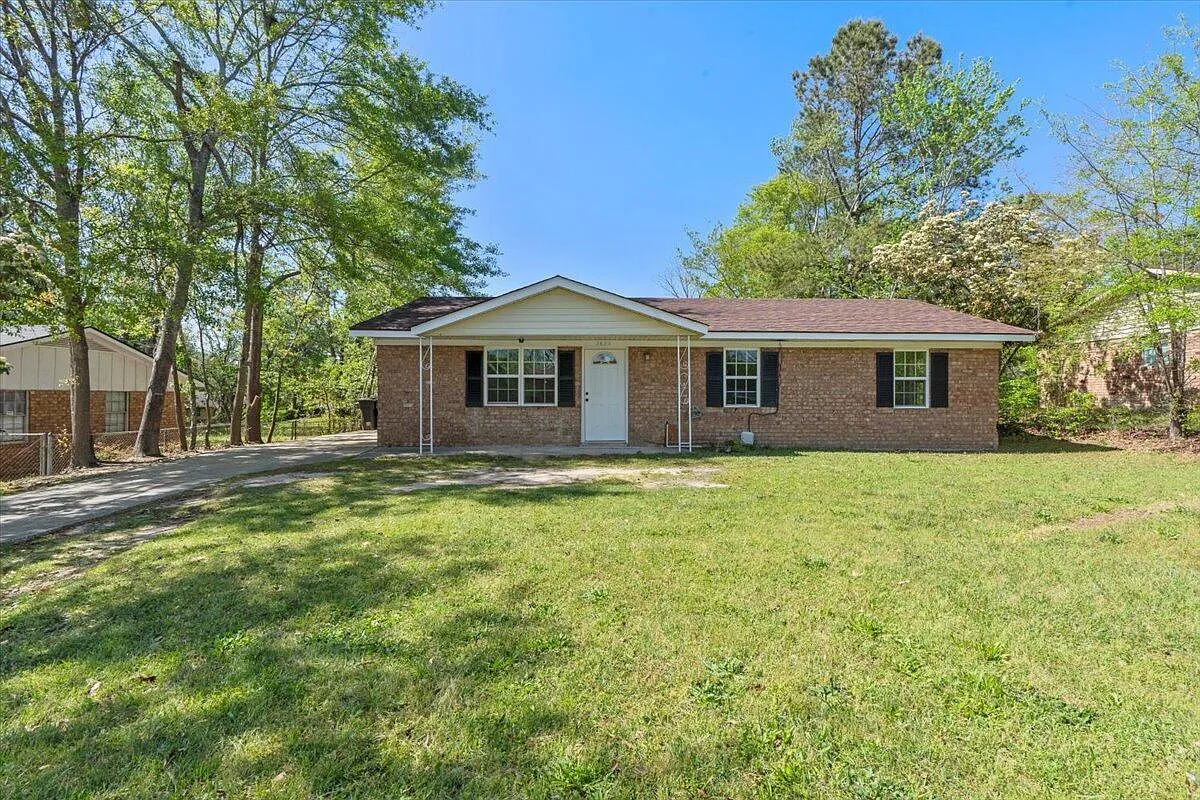 3 bed, 1.5 bath, 1144 sqft, $1,400 — Photo 1