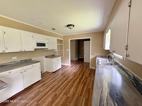 5th image of 1728 Walton Ave