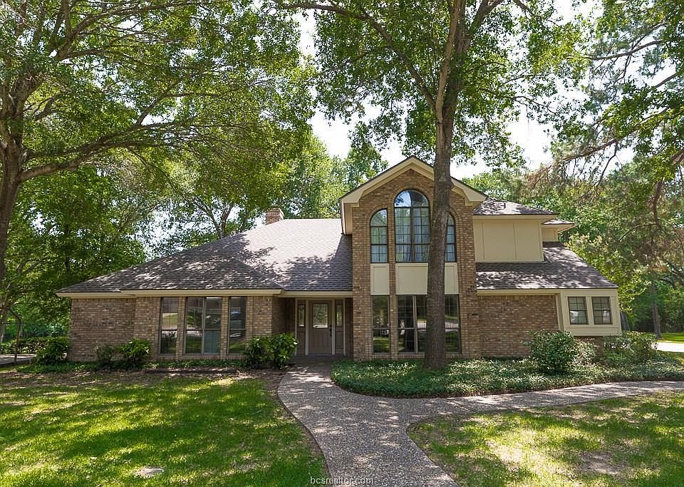 1st image of 813 Copperas Dr