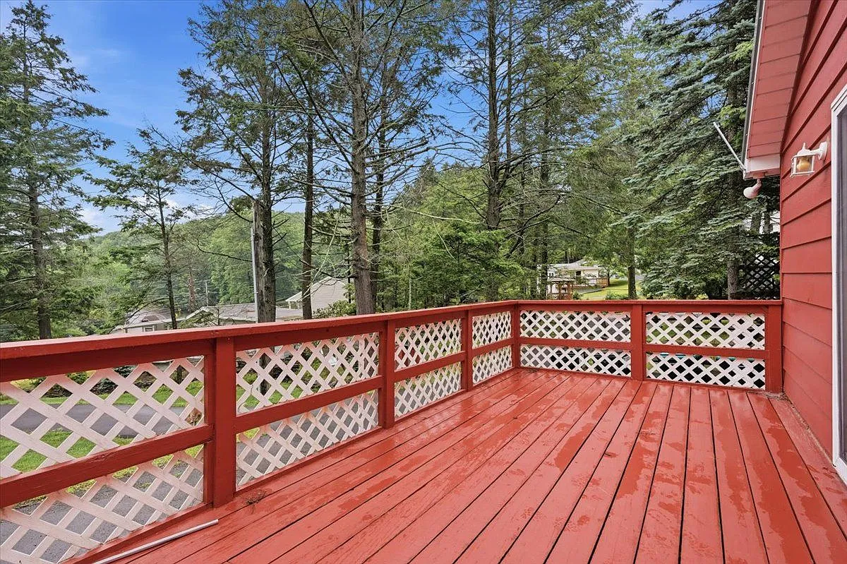 2 bed, 1.0 bath, 720 sqft, $1,500 — Photo 2