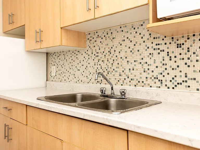 331 Marion St #2 — Photo 5