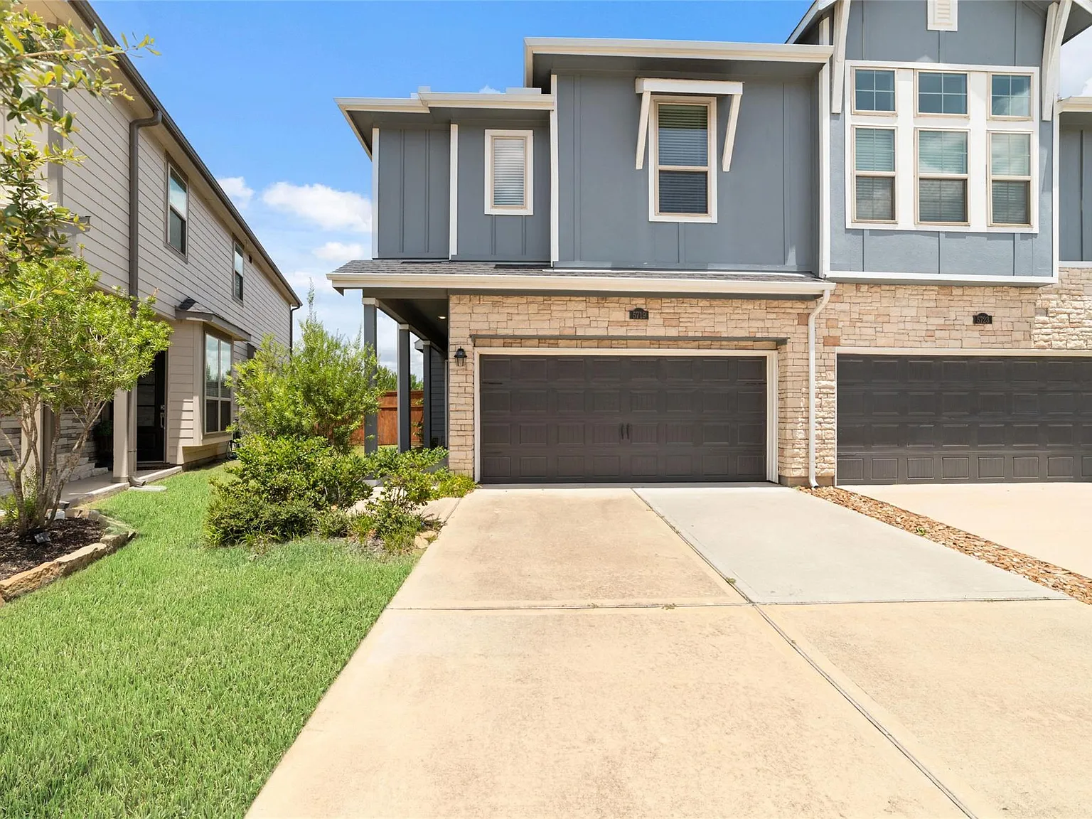 3 bed, 2.5 bath, 1889 sqft, $2,350 — Photo 1