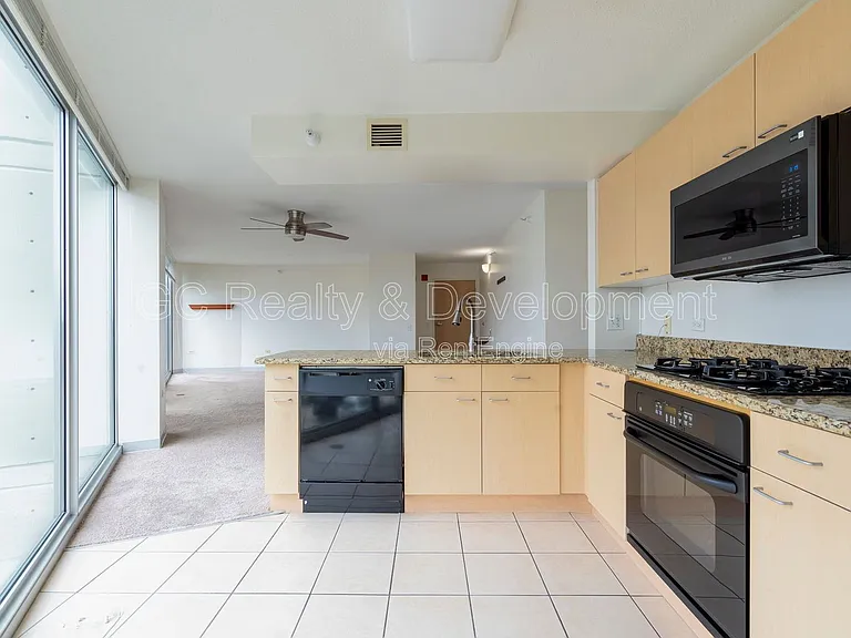 1720 Maple Ave #820 — Photo 9