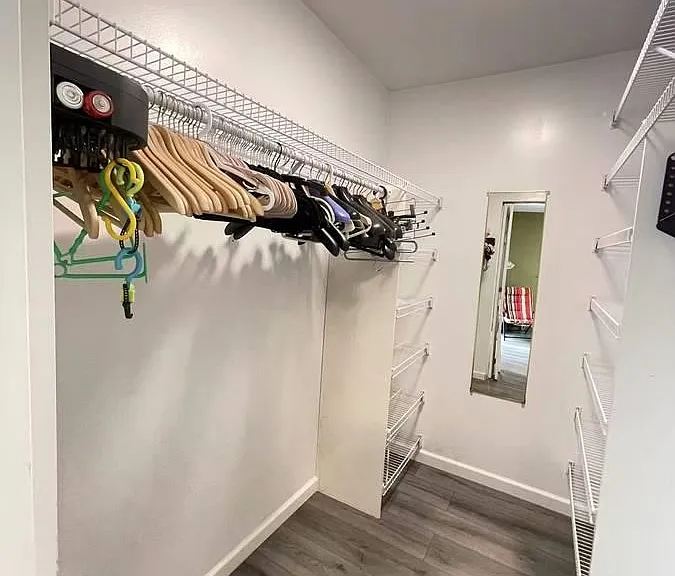 2900 Burton Ct — Photo 12