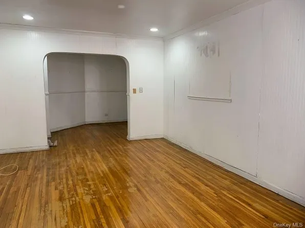 7610 34th Avenue #2M, Jackson Heights, NY 11372