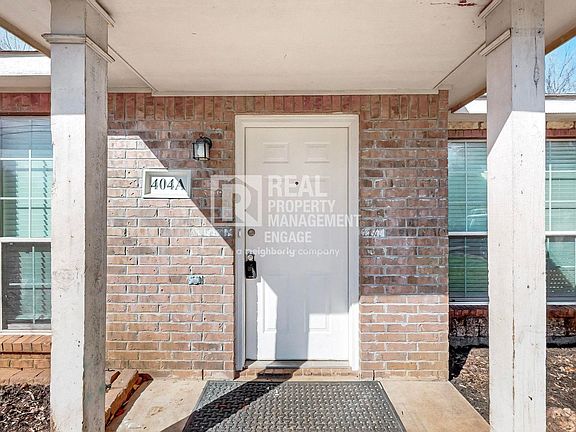 3rd image of 404 Truman St Unit A