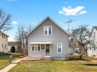 1253 Elizabeth St, Joliet, IL 60435