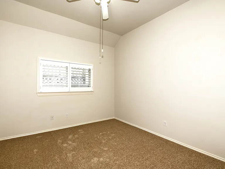 1615 Hawks Tree Ln — Photo 9