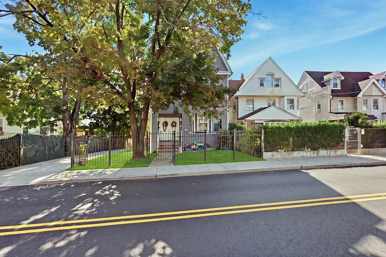3 bed, 1.0 bath, $2,700 — Photo 3