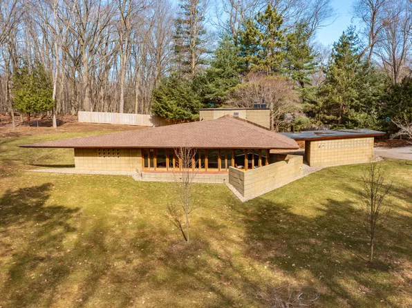 2662 Taliesin Dr, Kalamazoo, MI 49008
