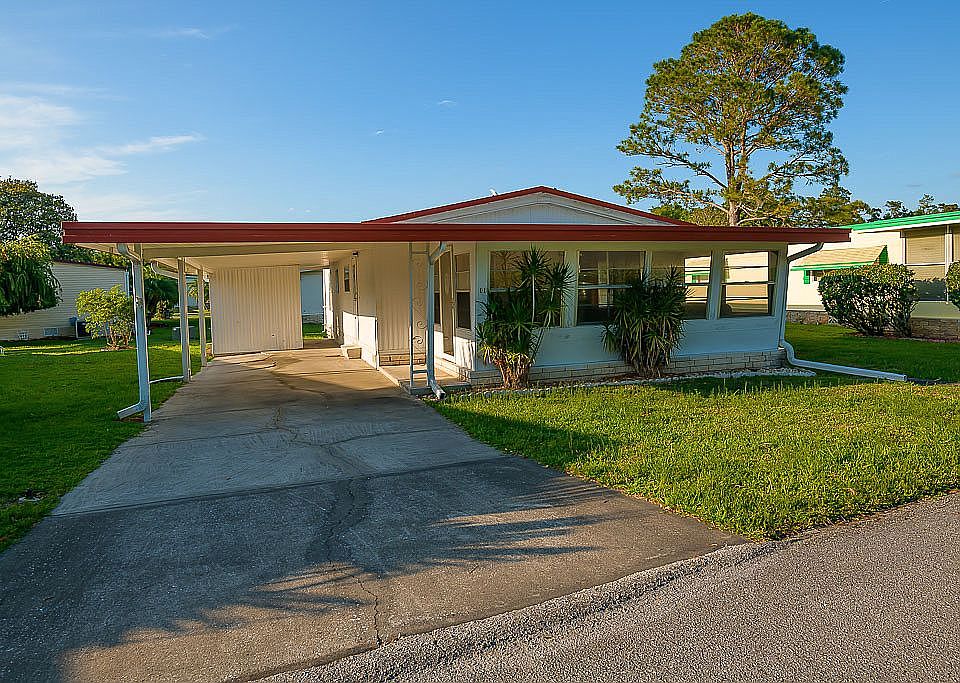 1st image of 11 Emerald Dr