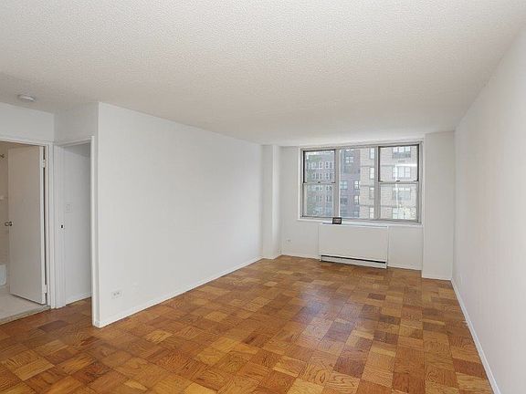 4th image of 154 E 29th St