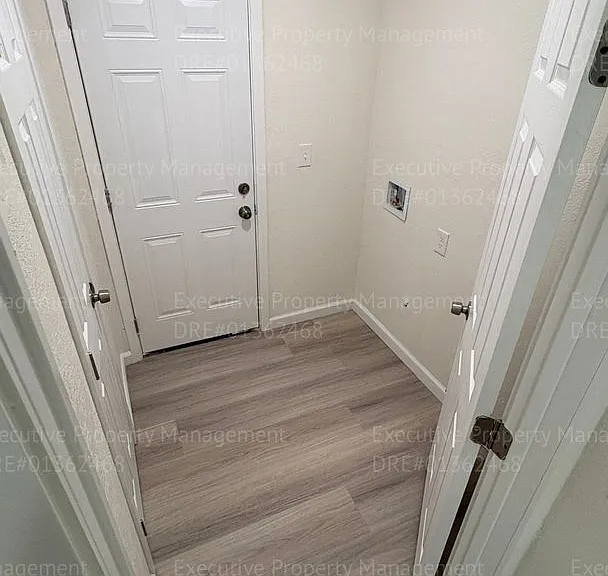 1928 Doolittle Ave — Photo 26
