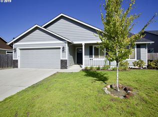 1048 Creswood Dr, Creswell, OR 97426