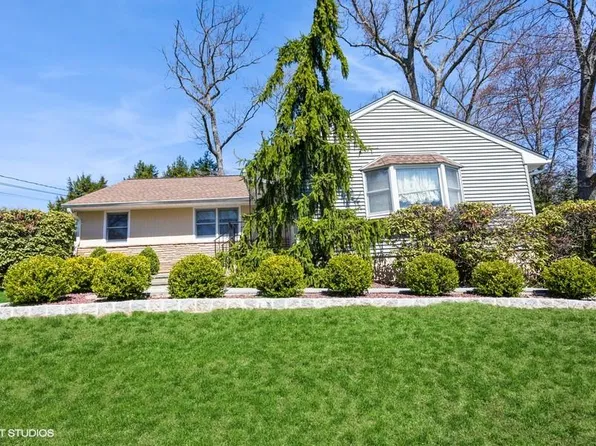 30 Fernwood Drive, New City, NY 10956