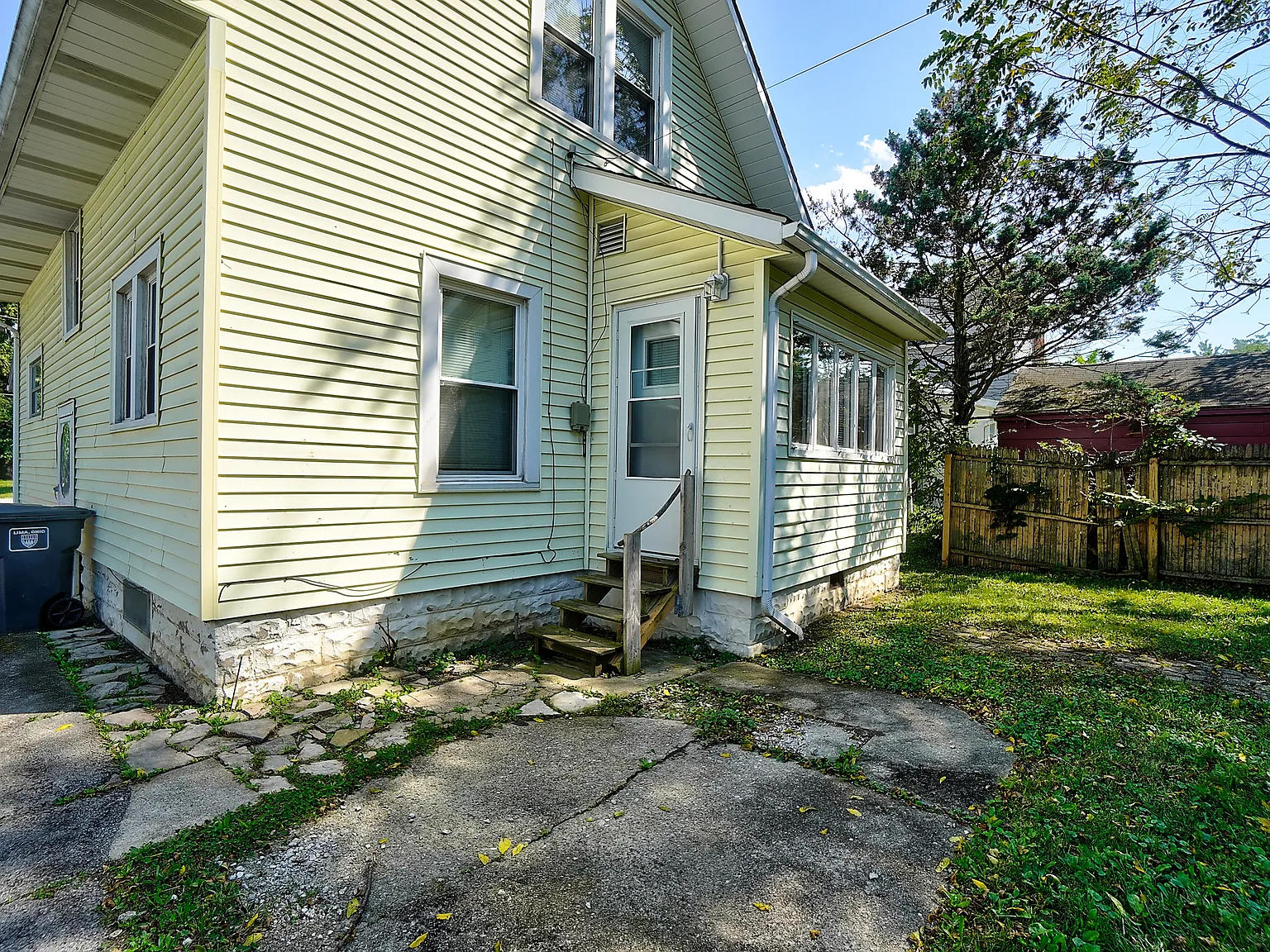 2 bed, 1033 sqft, $1,200 — Photo 3