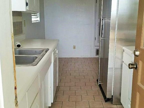 4th image of 3815 Olympic Ave