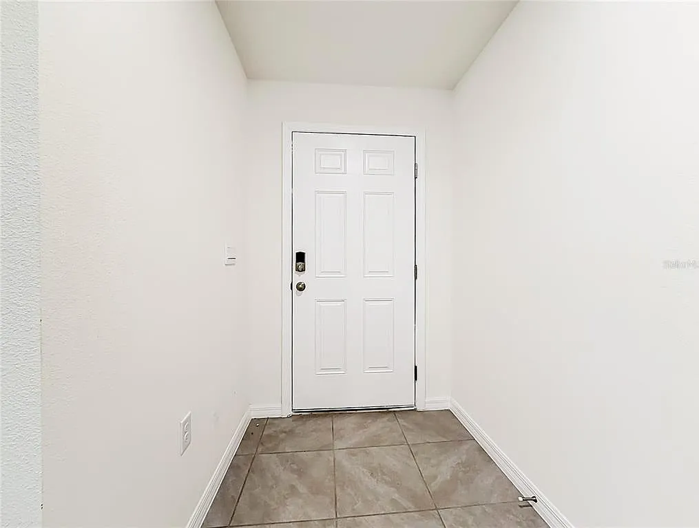 3 bed, 2.0 bath, 1672 sqft, $1,800 — Photo 4