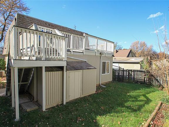 3rd image of 12723 Brewster Cir