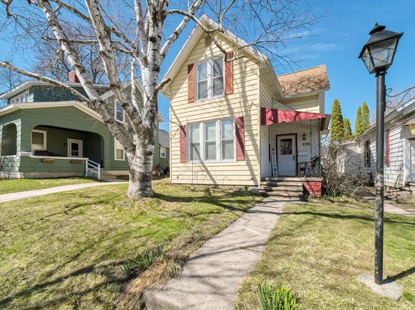 370 4th St, Manistee, MI 49660