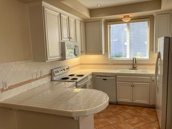 4th image of 235 Market St Unit 201